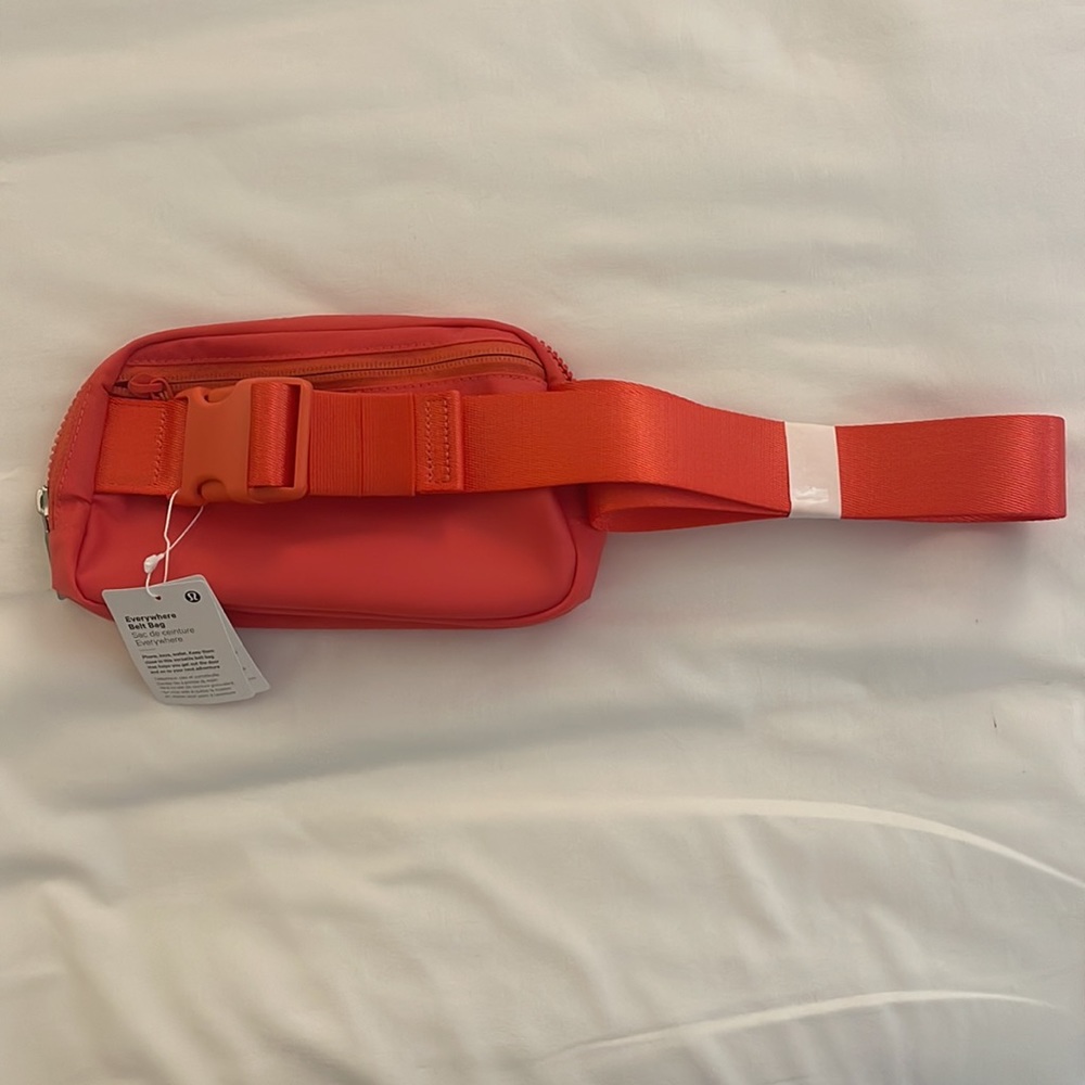Lululemon Pale Raspberry Everywhere Belt Bag - Picture 5 of 10